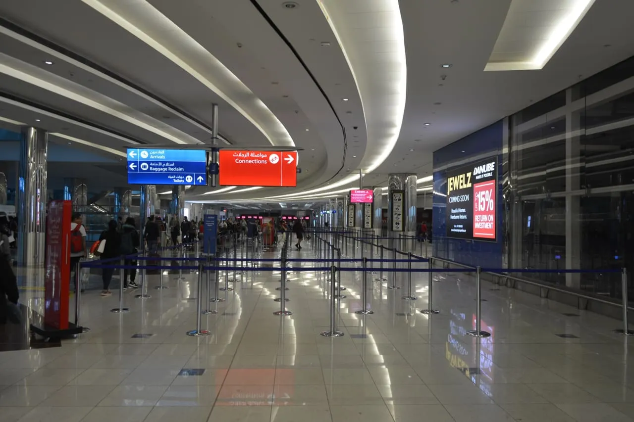 The arrivals area of Concourse B at Dubai International Airport Terminal 3