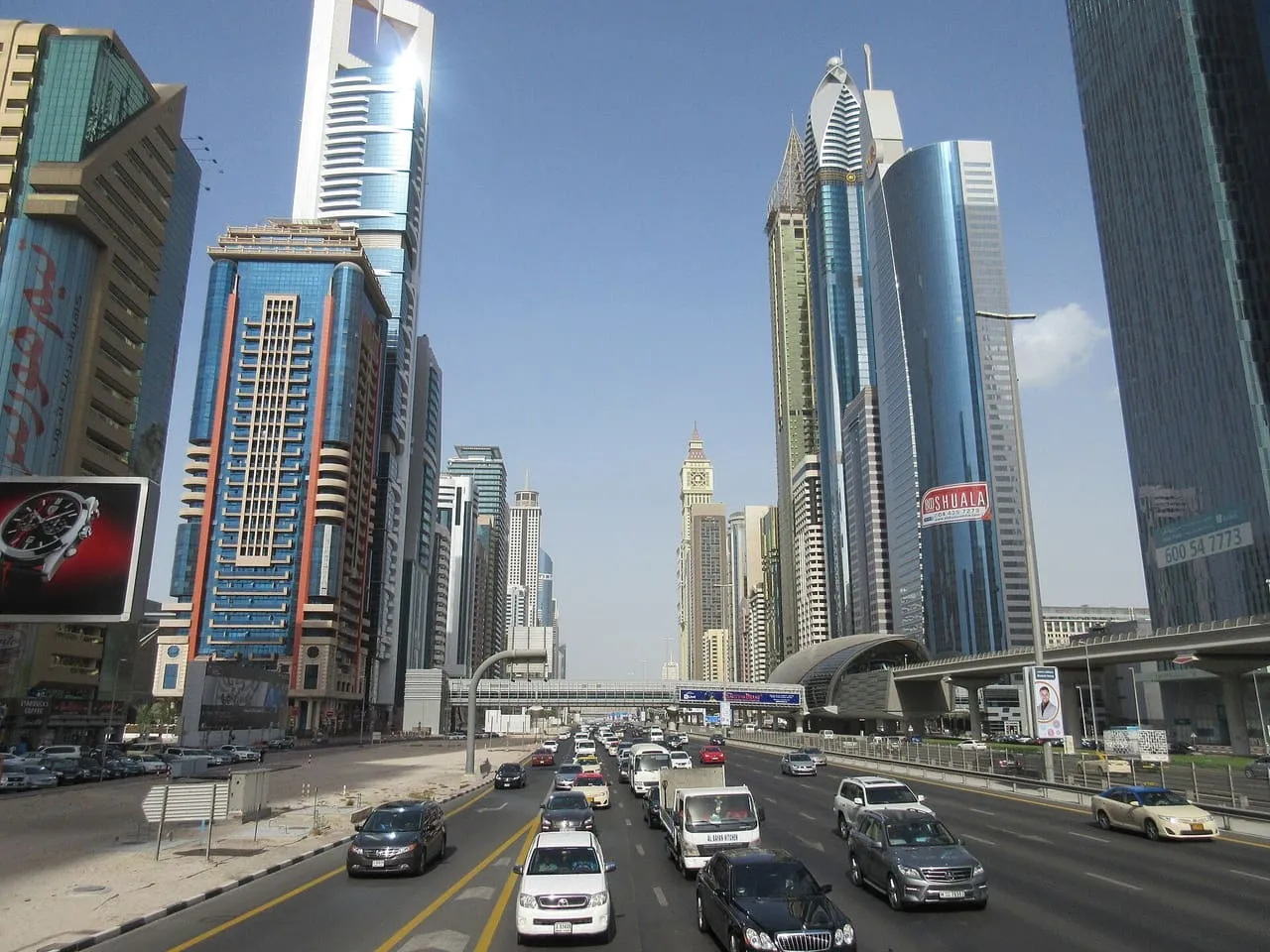 Traffic on Sheikh Zayed Road between the office towers by DIFC in Dubai