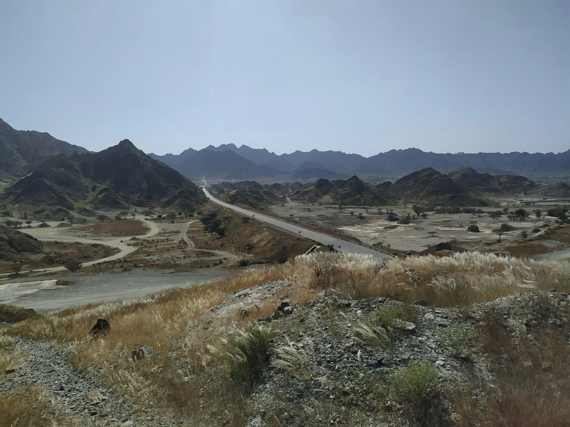 A road crossing the Hajar mountains towards Fujairah